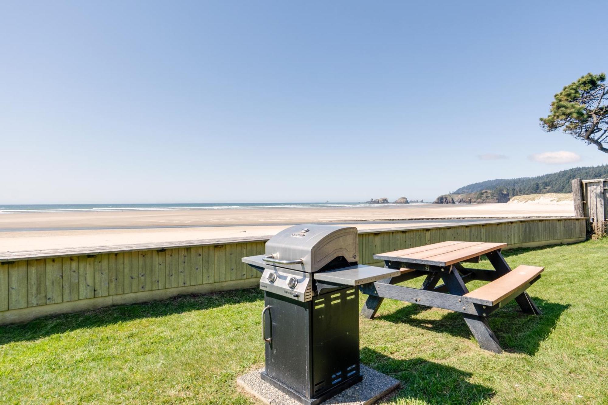 Schooner'S Cove Inn Cannon Beach Eksteriør billede